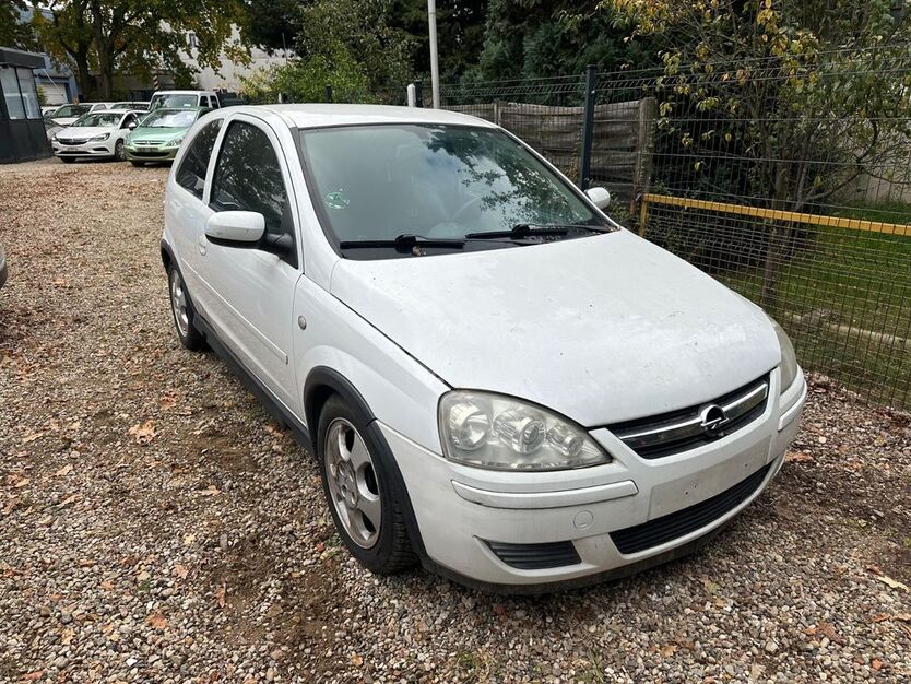 Opel Corsa 126.000 km 650 € Berlin 13127
