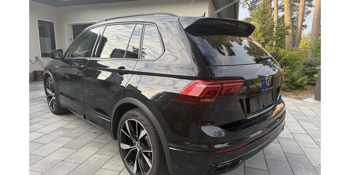 VW Tiguan R-Line Black MATRIX ACC CAM 20 Z HARMAN 57.456 km 31.990 &euro; Berlin 10247