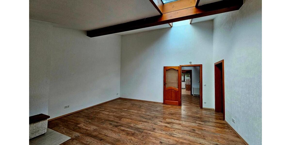 Dachgeschoßwohnung Bernau bei Berlin - 3 Zimmer, 100 m&sup2;, 1.200&euro; | Angebot:25510264