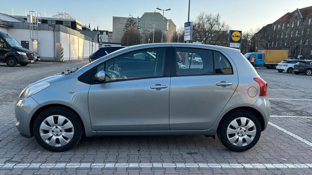 Toyota Yaris 112.006 km 5.500 &euro; Berlin 14050