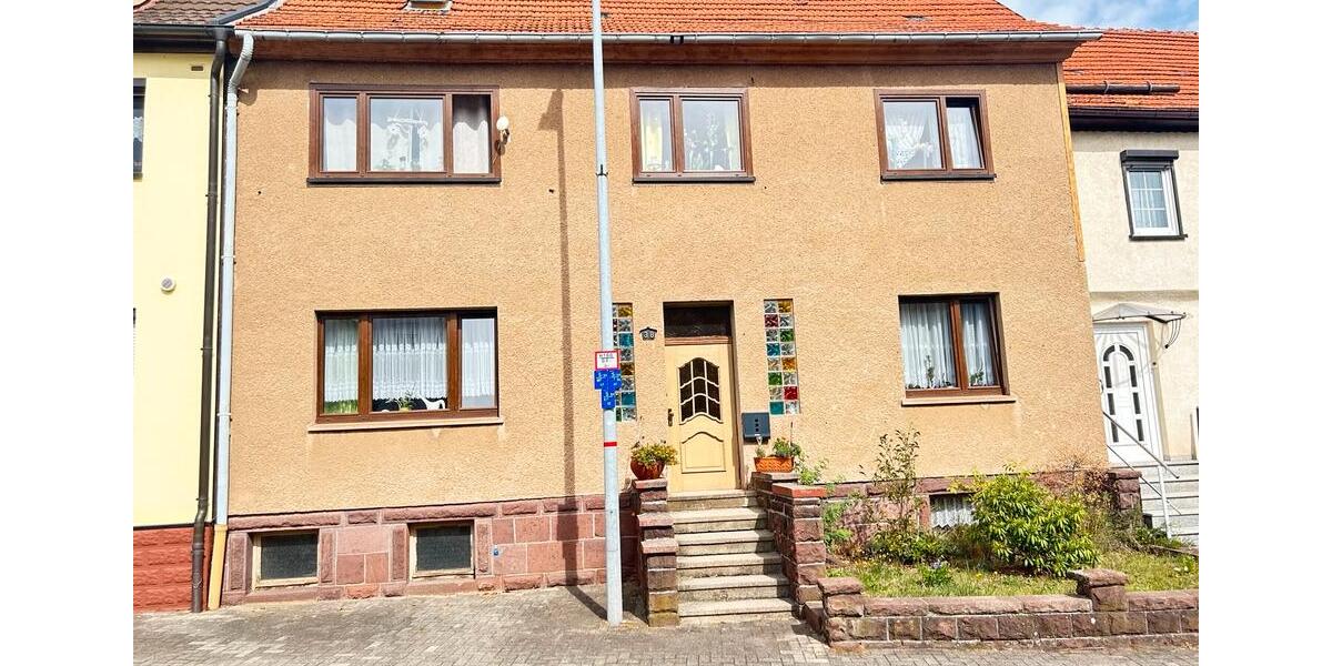 Reihenhaus - 5 Zimmer, 175 m&sup2;, 180.000&euro; | Angebot:27271622