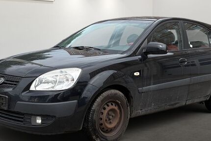 Kia Rio 168.055 km 2.399 &euro; Berlin 12681