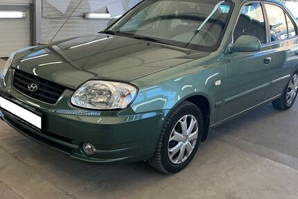 Hyundai Accent 127.500 km 3.999 &euro; Berlin 12351
