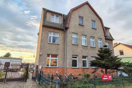 Wohn- & Gewerbeensemble mit Entwicklungspotenzial – Ihre Kapitalanlage mit Flughafennähe 11 zimmer