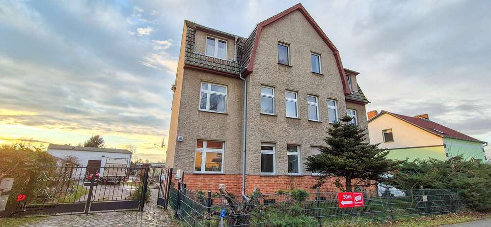 Wohn- & Gewerbeensemble mit Entwicklungspotenzial – Ihre Kapitalanlage mit Flughafennähe 11 zimmer