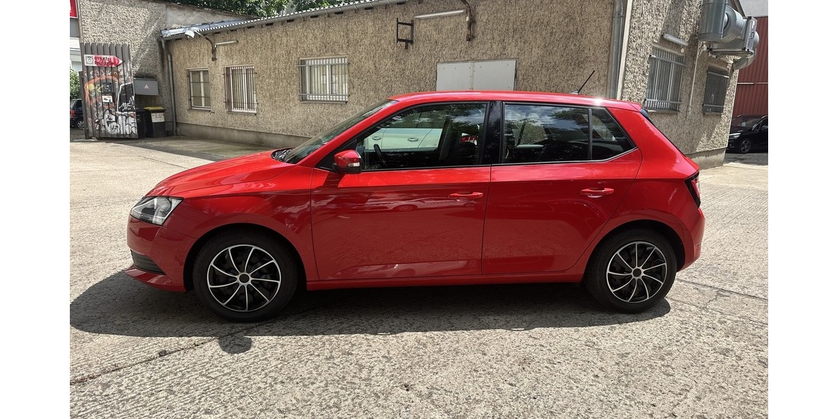 Skoda Fabia 1.0 Ambition 1.Hand Klima 34.792 km 11.690 &euro; Berlin 10247