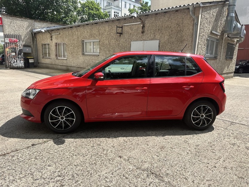 Skoda Fabia 1.0 Ambition 1.Hand Klima 34.792 km 11.690 € Berlin 10247