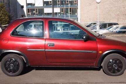 Opel Corsa 170.000 km 500 &euro; Berlin-Tiergarten 10785