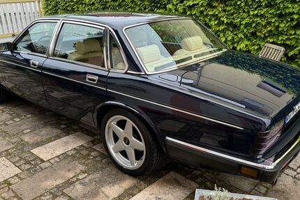 Jaguar Daimler 96.000 km 24.900 &euro; Berlin 10405