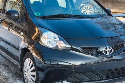 Toyota Aygo (X) 152.390 km 2.999 &euro; Berlin 12349
