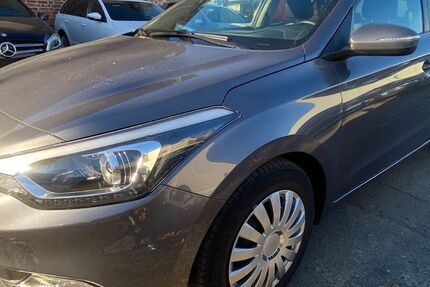 Hyundai i20 106.000 km 8.990 € Berlin-Lichtenberg 10365