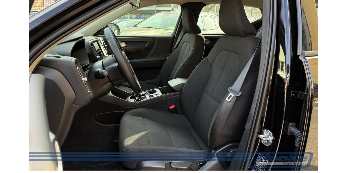 Volvo XC40 Essential 2WD 8G*LED*Virtuall*PDC*BT*Tempo* 15.156 km 25.990 &euro; Berlin 13187