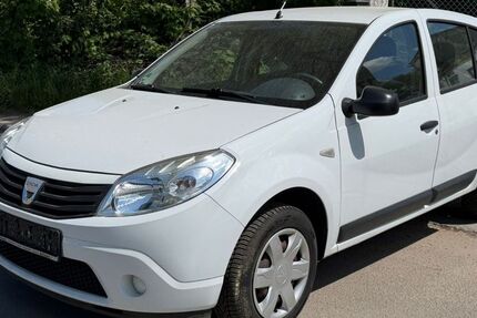 Dacia Sandero 41.825 km 1.550 &euro; Berlin 14167