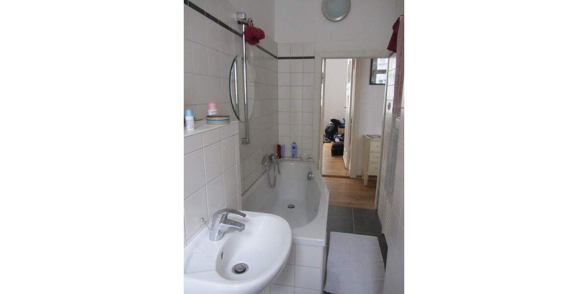 Spacious 2 bedrooom apartment in leafy Pankow district with kitchen and furniture 2 zimmer