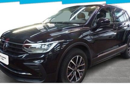 VW Tiguan 51.475 km 26.830 &euro; Berlin 10587