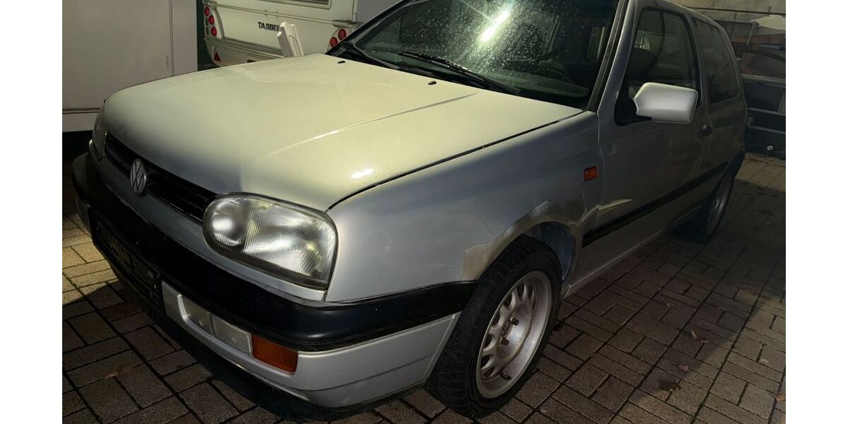 VW Golf 144.090 km 1.899 &euro; Berlin 13088