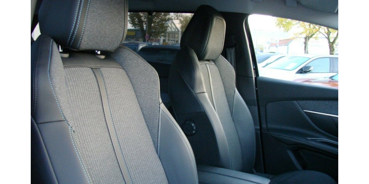 Peugeot 5008 1.2 PureTech130 Allure Pack 7-Sitzer 2WD LED 54.980 km 22.980 &euro; Falkensee 14612