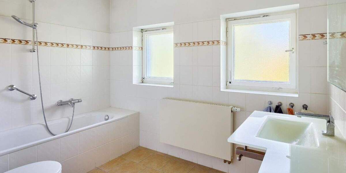 Einfamilienhaus Berlin Westend - 7 Zimmer, 220 m&sup2;, 1.450.000&euro; | Angebot:25715473