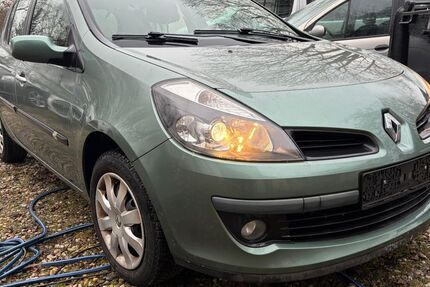 Renault Clio 92.456 km 3.990 &euro; Berlin 14167