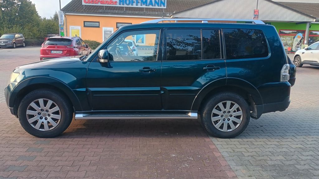 Mitsubishi Pajero 208.000 km 10.999 &euro; Berlin 12305