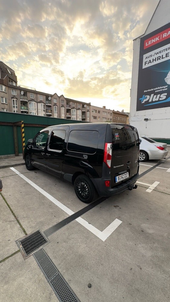 Renault Kangoo 205.322 km 10.200 € Berlin 10178