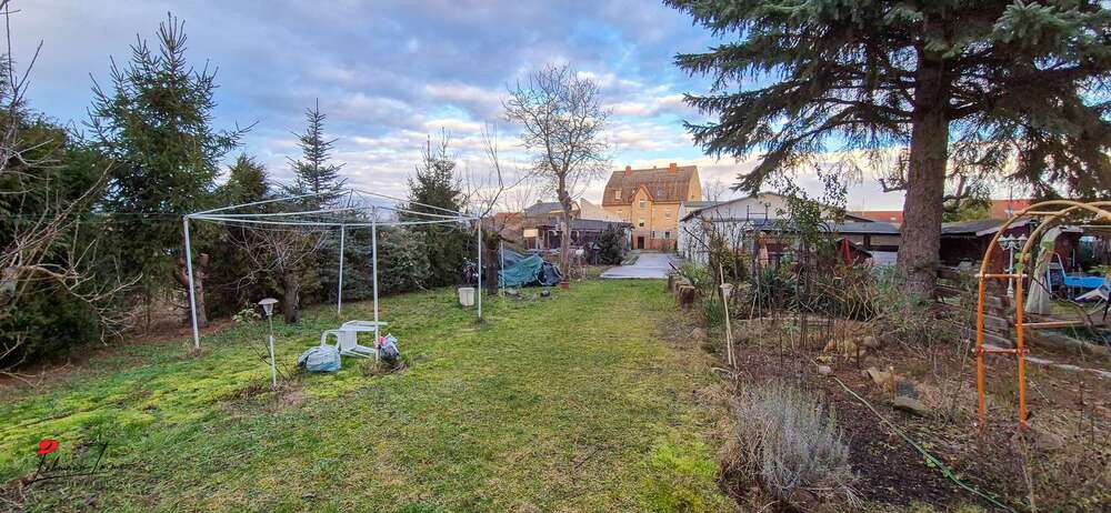 Wohn- & Gewerbeensemble mit Entwicklungspotenzial – Ihre Kapitalanlage mit Flughafennähe 11 zimmer