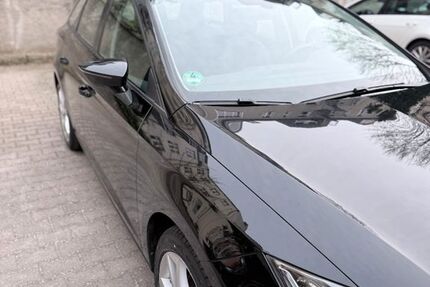 Seat Leon 23.364 km 13.249 &euro; Berlin 12167