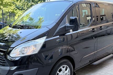 Ford Tourneo Custom 141.086 km 16.980 &euro; BERLIN 13409
