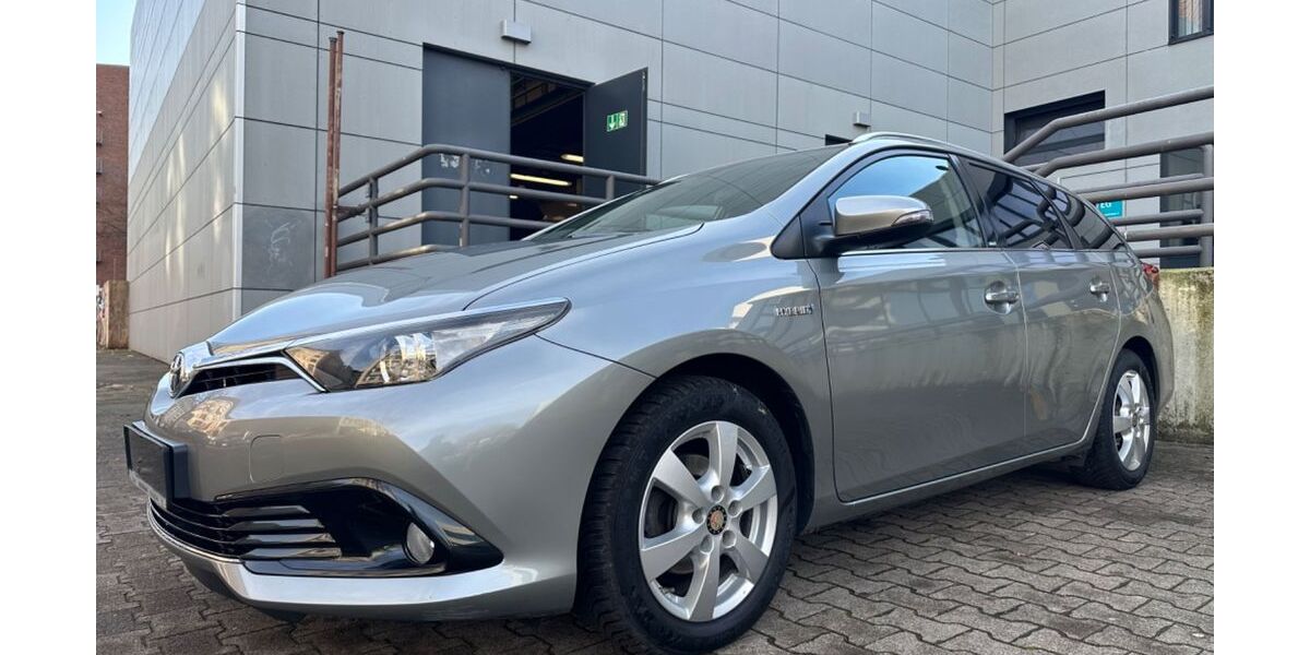 Toyota Auris 109.142 km 12.980 &euro; Berlin 13353