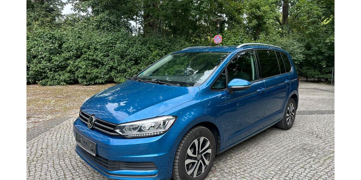 VW Touran 97.000 km 20.500 &euro; Berlin 10783