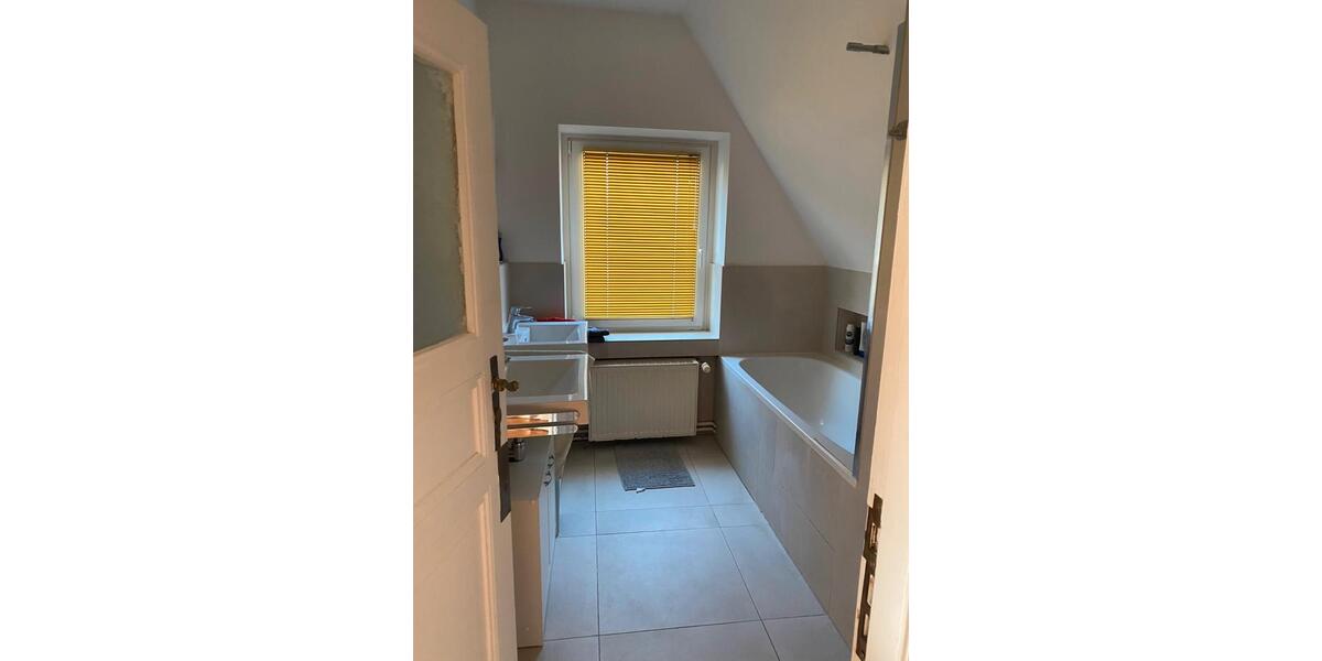 Dachgeschoßwohnung Berlin Steglitz-Zehlendorf - 1 Zimmer, 23 m&sup2;, 690&euro; | Angebot:25905647