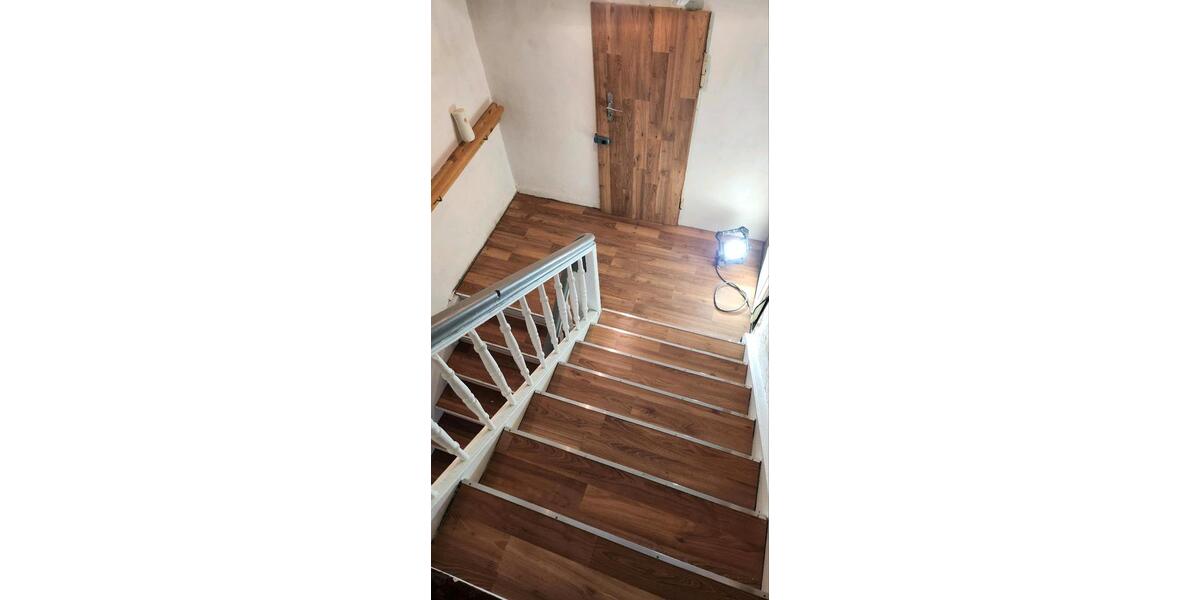 Doppelhaushälfte - 8 Zimmer, 140 m&sup2;, 62.000&euro; | Angebot:26987417