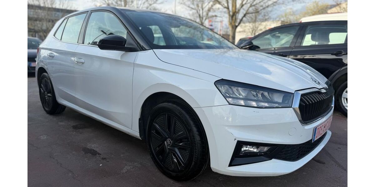 Skoda Fabia 112.000 km 14.990 &euro; berlin 12681