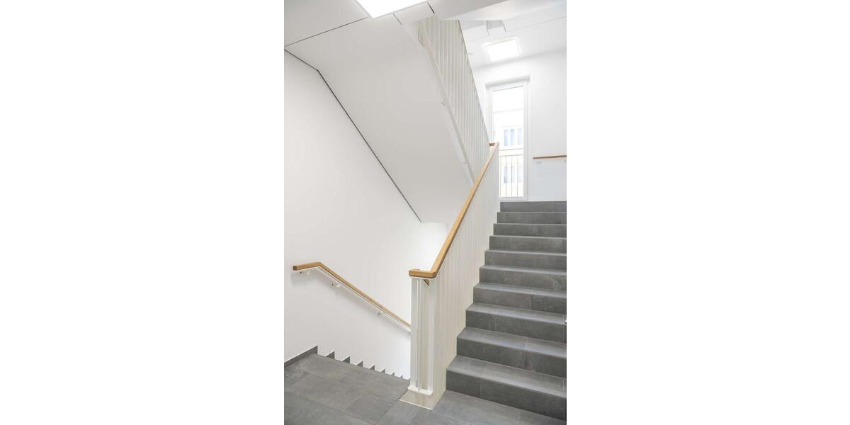 Dachgeschoßwohnung Berlin Tempelhof-Schöneberg - 2 Zimmer, 83 m&sup2;, 2.280&euro; | Angebot:25349709