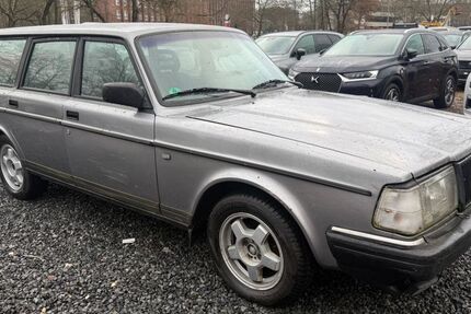Volvo 240 263.000 km 7.400 &euro; Berlin 12349