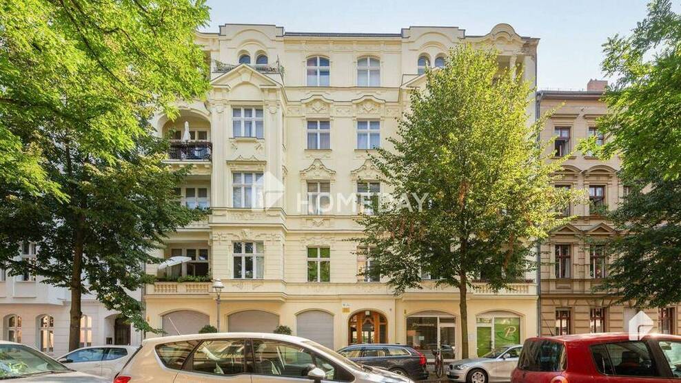 Charmante AltbauWohnung mit 5 Zimmern, Kachelofen und Loggia in gefragter Lage