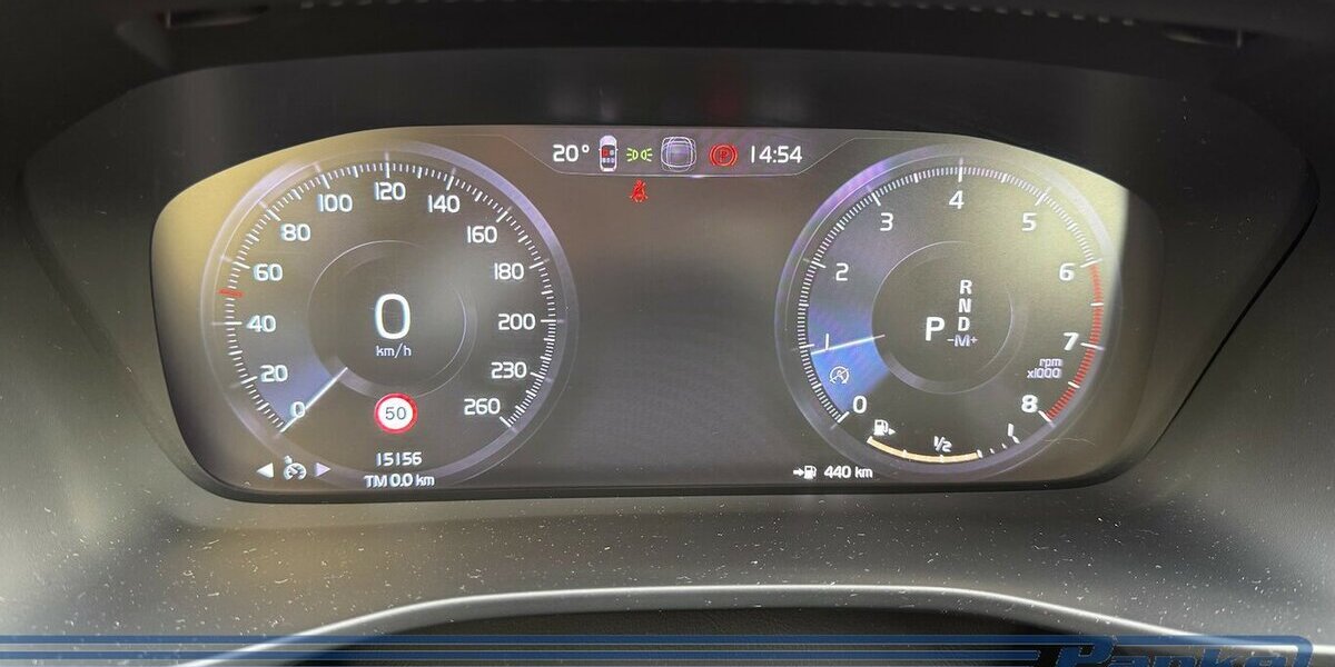 Volvo XC40 Essential 2WD 8G*LED*Virtuall*PDC*BT*Tempo* 15.156 km 25.990 &euro; Berlin 13187