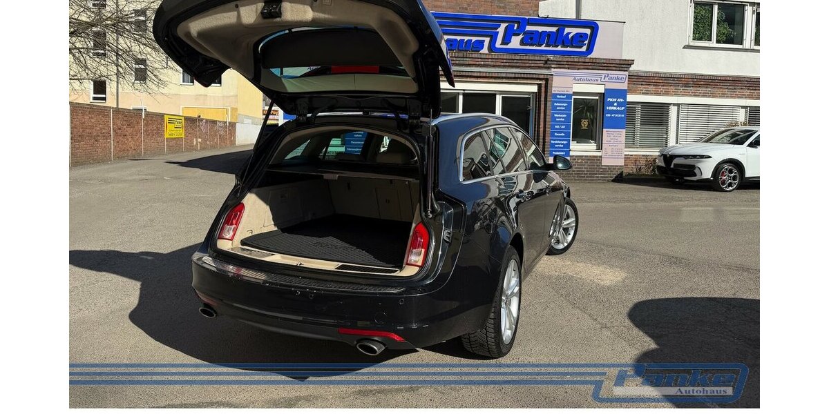 Opel Insignia Cosmo*SHZ*Navi*Tempo*E-Koffer*Lederweiß 169.708 km 5.780 &euro; Berlin 13187