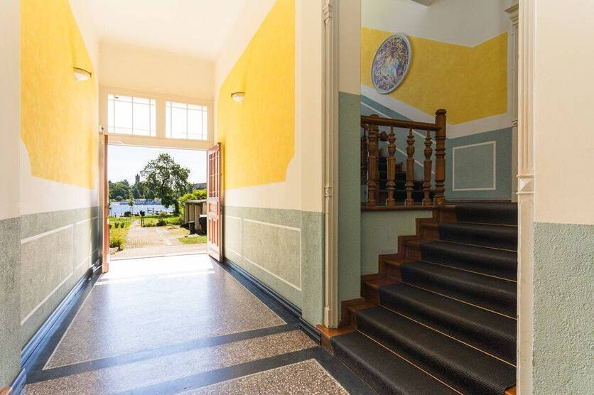 A Jewel by the Water - Timeless Elegance with private boat dock and view of Lake Tiefer See 5 zimmer