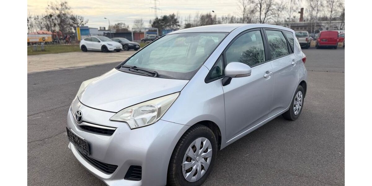 Toyota Verso-S 94.000 km 5.400 &euro; Velten 16727