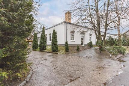 Haus Teltow - 11 Zimmer, 610 m&sup2;, 15.000&euro; | Angebot:20817273