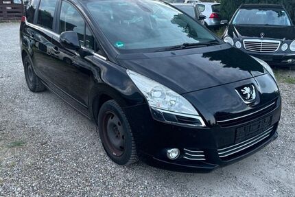 Peugeot 5008 150.000 km 3.600 € Berlin 13127