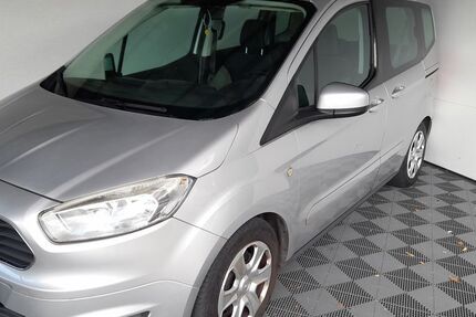 Ford Tourneo Courier 144.419 km 5.700 € Königs Wusterhausen 15711