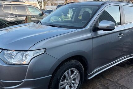 Mitsubishi Outlander 86.000 km 12.500 &euro; Berlin 12277