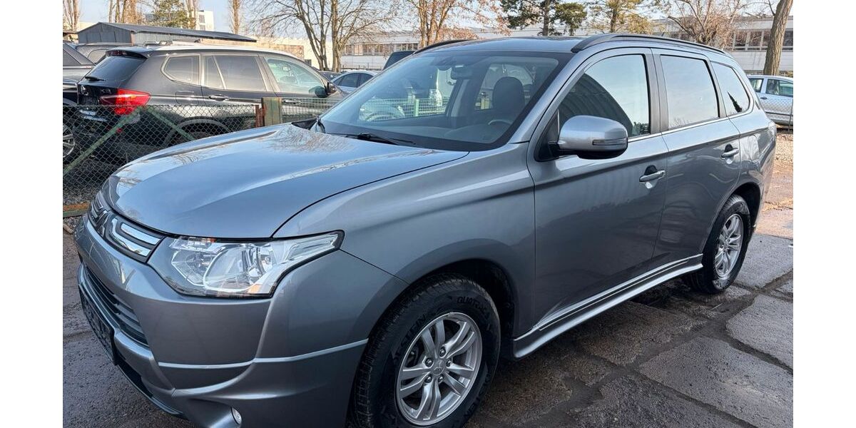 Mitsubishi Outlander 86.000 km 12.500 &euro; Berlin 12277