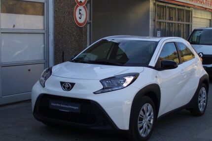 Toyota Aygo (X) 2.371 km 15.995 &euro; Berlin 13403