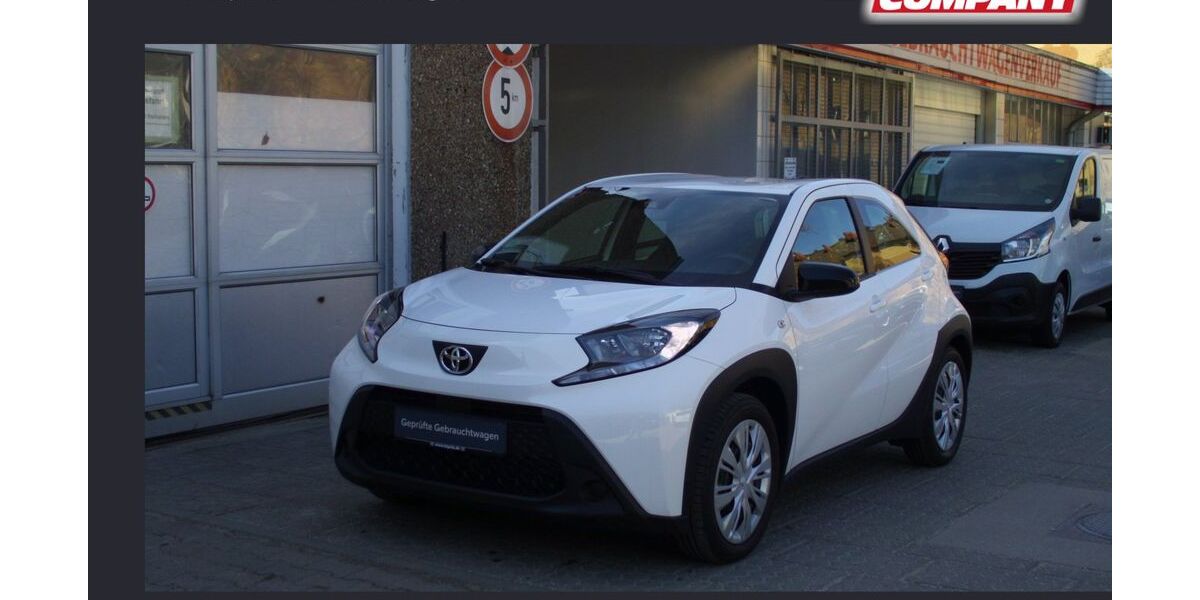 Toyota Aygo (X) 2.371 km 15.995 &euro; Berlin 13403