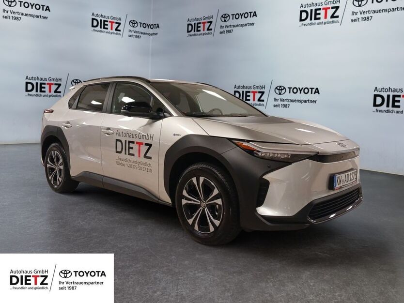 Toyota bZ4X 2.026 km 37.880 € Wildau 15745