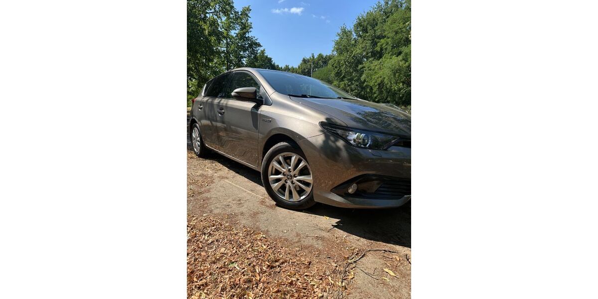 Toyota Auris 78.000 km 15.600 &euro; Berlin 12049