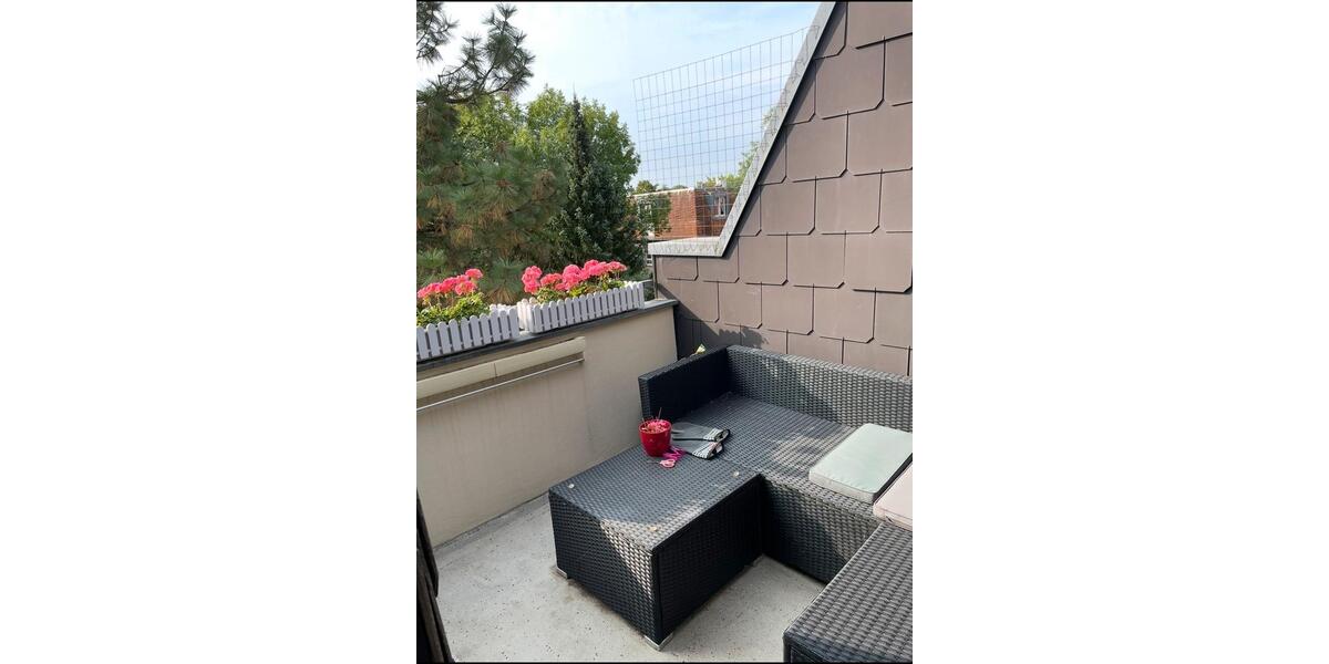 Dachgeschoßwohnung Berlin Steglitz-Zehlendorf - 3 Zimmer, 85 m&sup2;, 1.100&euro; | Angebot:26691829
